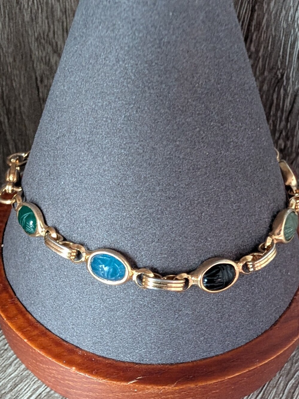 Egyptian Themed Multicolored Gold Tone Scarab Bracelet 9 Carved Stones